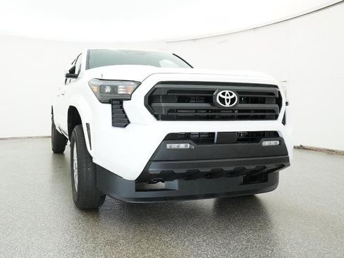 New 2025 Toyota Tacoma SR5 RWD image 31