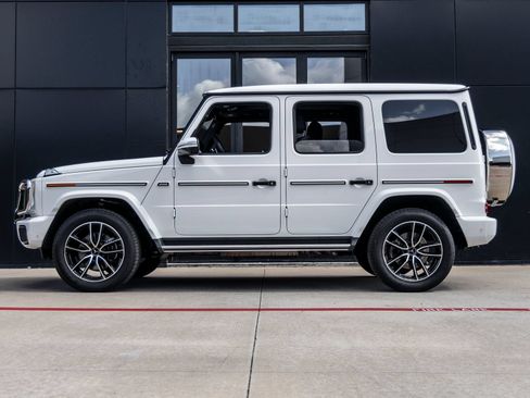 Used 2025 Mercedes-Benz G 550 image 8