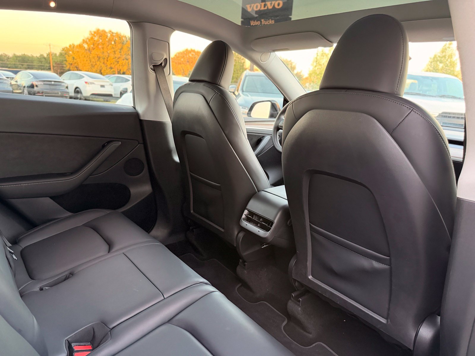 Used 2024 Tesla Model Y Long Range AWD/4WD image 21