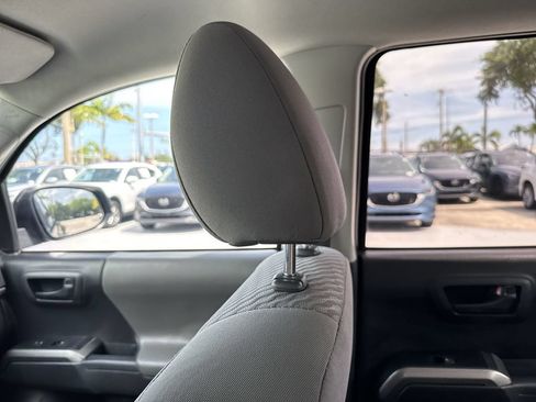 Used 2022 Toyota Tacoma SR5 RWD image 16