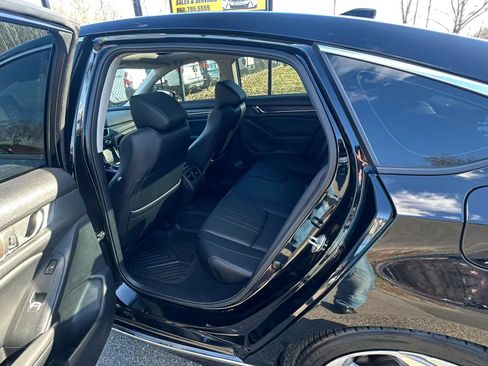 Used 2018 Honda Accord Touring image 24