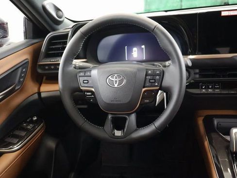 New 2025 Toyota Crown Signia image 14