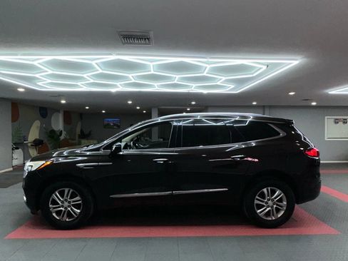 Used 2018 Buick Enclave Essence FWD image 4