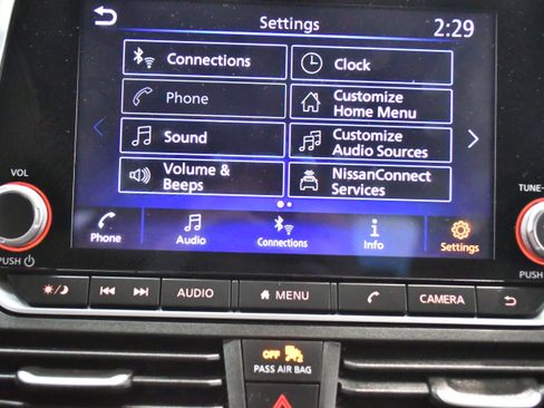 Used 2025 Nissan Altima 2.5 SV FWD image 25