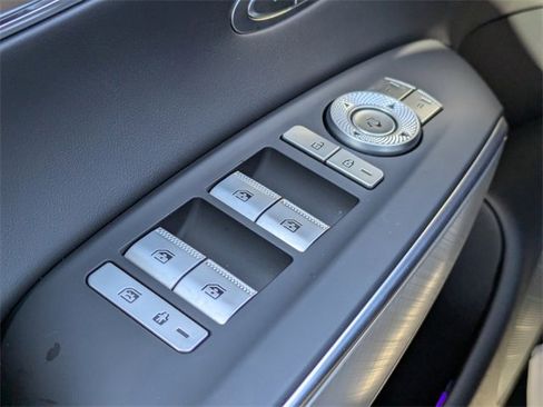 Used 2023 Genesis Electrified GV70 Advanced image 27