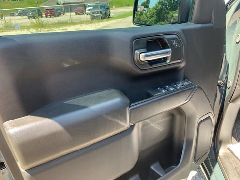 Used 2025 Chevrolet Silverado 1500 Custom Trail Boss AWD/4WD image 12