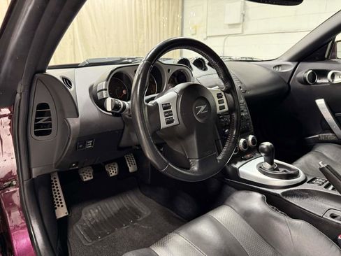 Used 2006 Nissan 350Z Touring RWD image 10