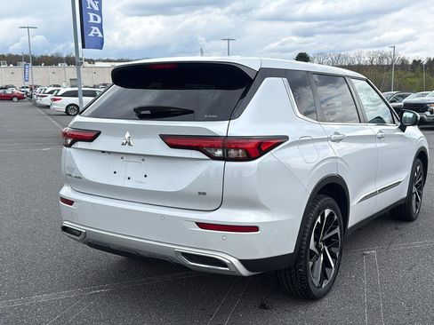 Used 2022 Mitsubishi Outlander SE AWD/4WD image 6