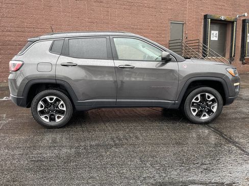 Used 2018 Jeep Compass Trailhawk w/ Leather Interior Group AWD/4WD image 8