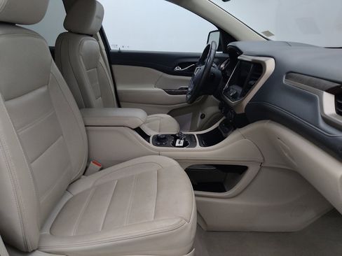 Used 2020 GMC Acadia Denali w/ Technology Package FWD image 21