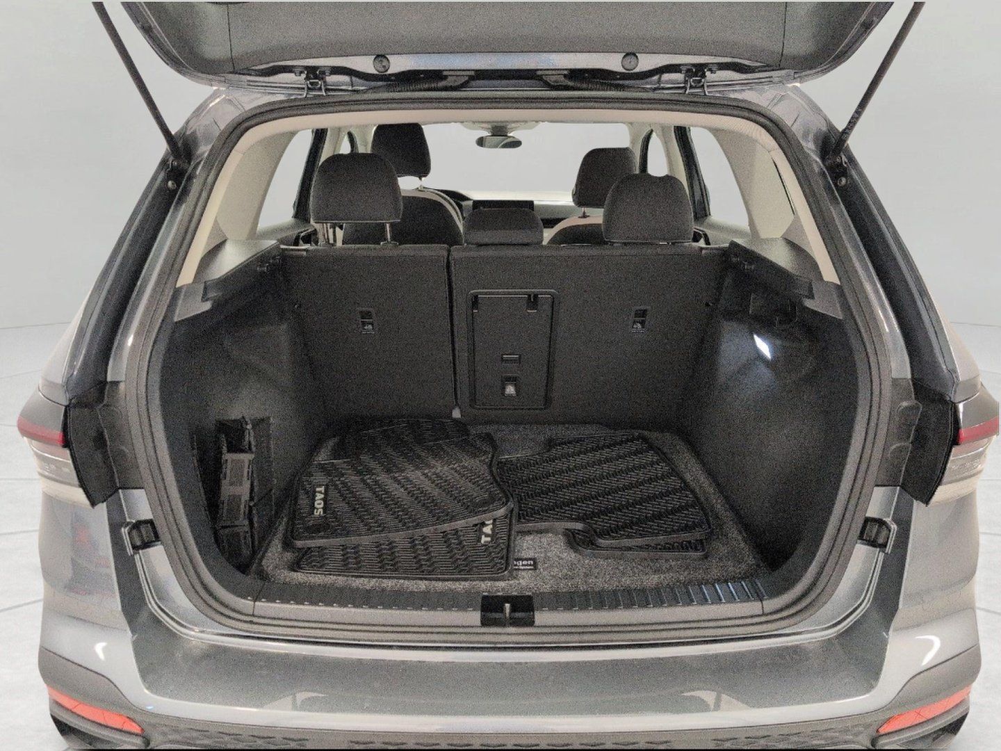 Used 2026 Volkswagen Taos S AWD/4WD image 29