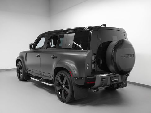 Used 2023 Land Rover Defender 110 Carpathian Edition AWD/4WD image 3