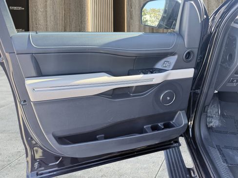 Used 2024 Ford Expedition Max Limited image 23