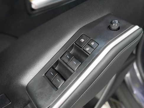 Used 2024 Toyota Highlander XLE AWD/4WD image 21