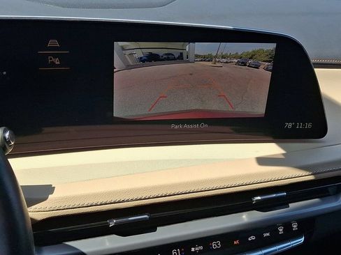 Used 2024 Cadillac XT4 Luxury w/ Cold Weather Package AWD/4WD image 19