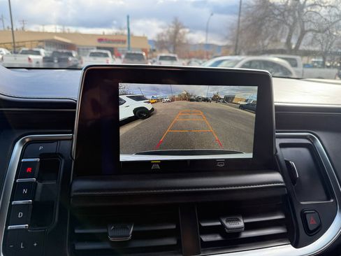 Used 2022 Chevrolet Suburban Z71 image 16