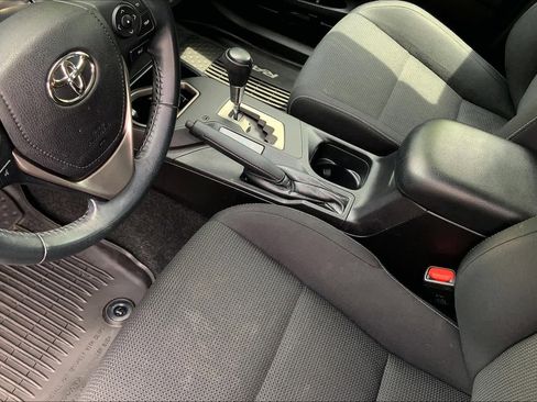 Used 2018 Toyota RAV4 XLE image 17