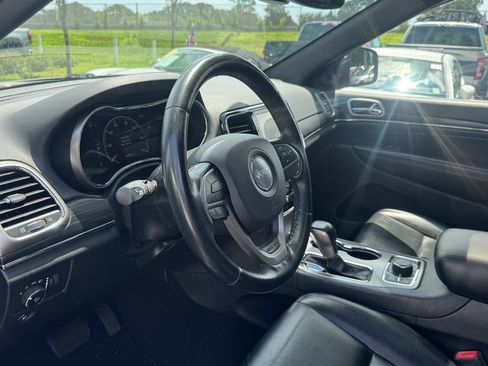 Used 2020 Jeep Grand Cherokee Limited AWD/4WD image 25