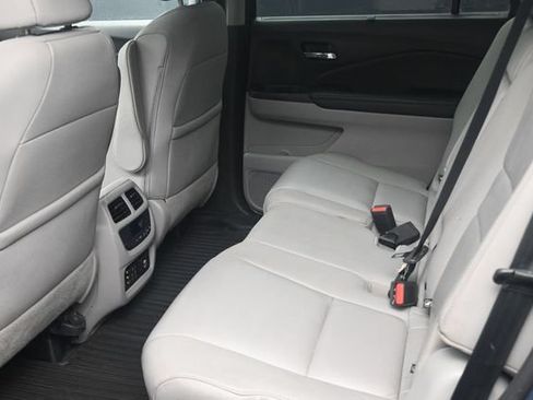 Used 2017 Honda Pilot Touring image 17