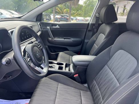 Used 2022 Kia Sportage LX image 8