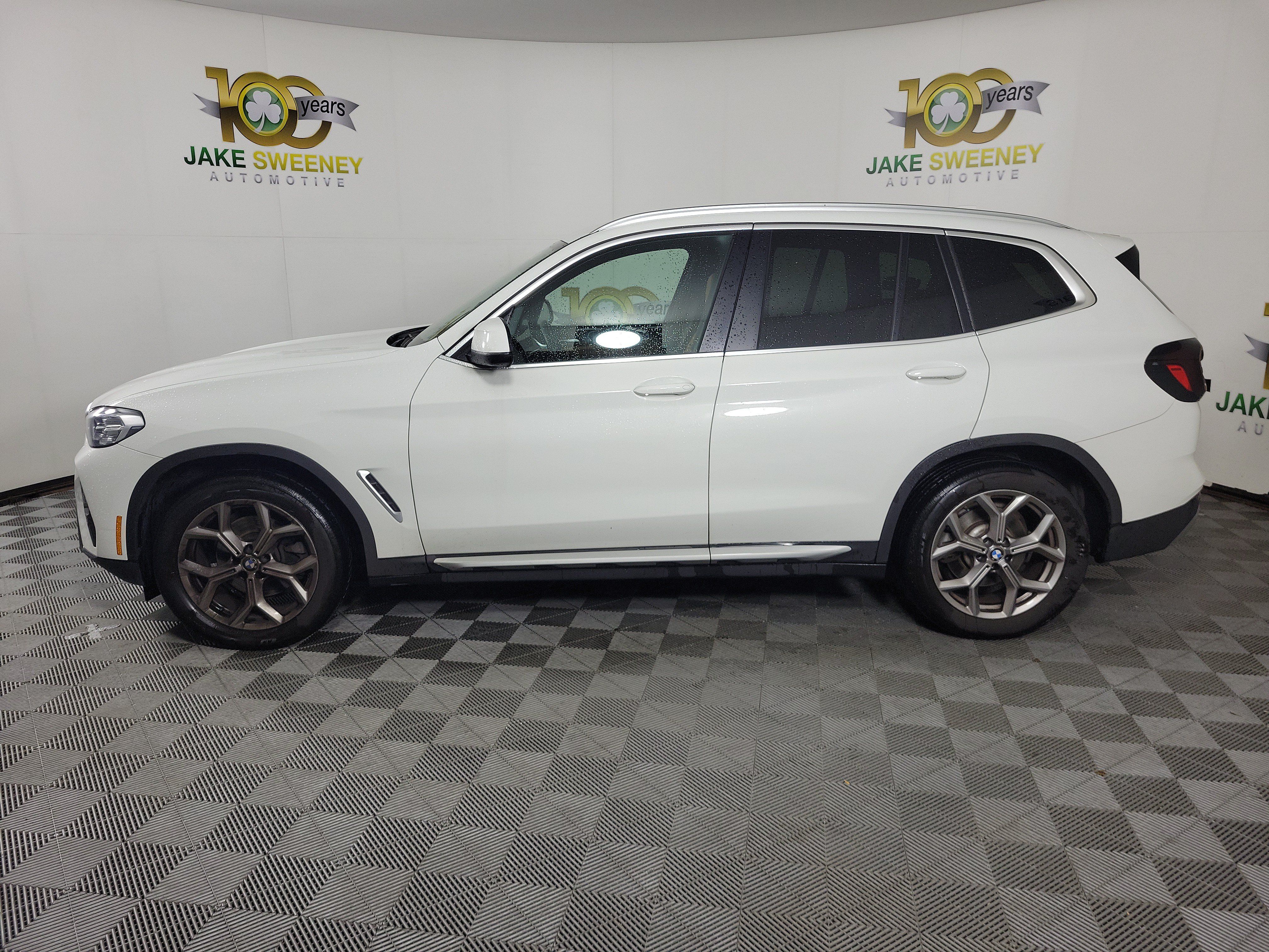 Used 2024 BMW X3 xDrive30i w/ Premium Package AWD/4WD image 2