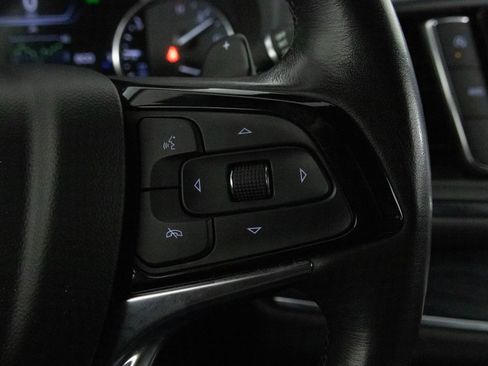 Used 2024 Buick Enclave Premium AWD/4WD image 29