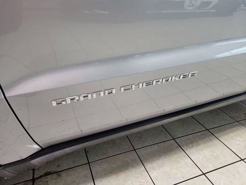 Used 2016 Jeep Grand Cherokee Laredo w/ Quick Order Package 23E image 30