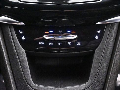 Used 2022 Cadillac XT6 Sport w/ LPO, ONYX Package image 30