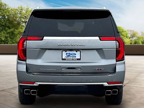 Used 2025 GMC Yukon XL Denali AWD/4WD image 2