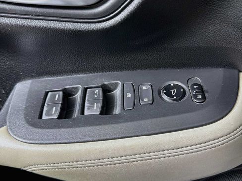 Used 2023 Honda HR-V LX image 28