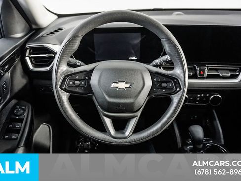 Used 2025 Chevrolet TrailBlazer LT FWD image 25