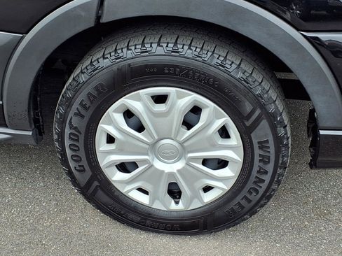 Used 2023 Ford Transit 350 XLT image 26