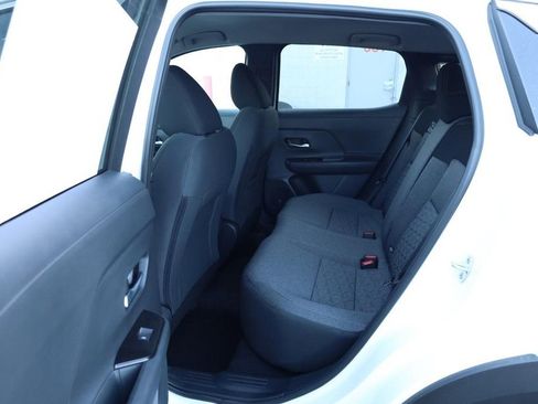 New 2026 Nissan Kicks SV image 21