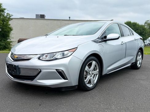 Used 2018 Chevrolet Volt LT FWD image 1