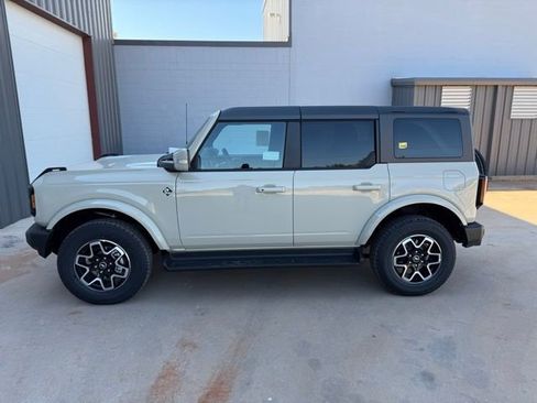 New 2025 Ford Bronco Outer Banks image 4