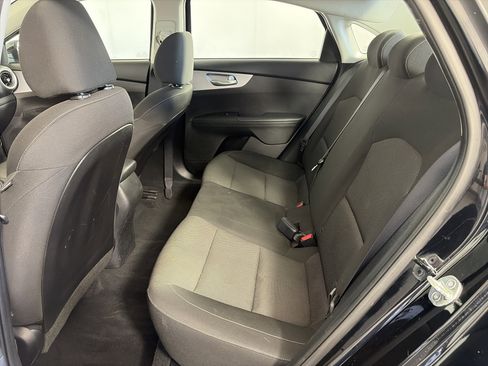 Used 2023 Kia Forte LX FWD image 7