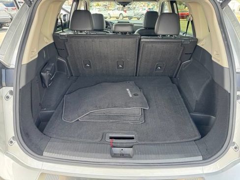 Used 2025 Nissan Rogue SV w/ SV Premium Package AWD/4WD image 22