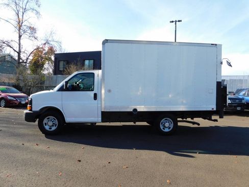 Used 2014 Chevrolet Express 3500 image 21