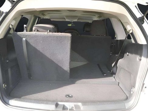 Used 2018 Dodge Journey SE image 22