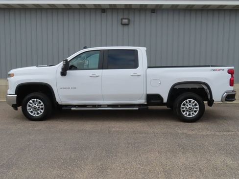 Used 2025 Chevrolet Silverado 2500 LT w/ Convenience Package AWD/4WD image 10