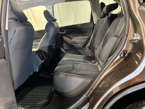 Used 2023 Subaru Forester Premium image 6