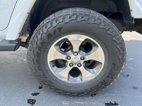 Used 2016 Jeep Wrangler Unlimited Sahara w/ Connectivity Group image 14