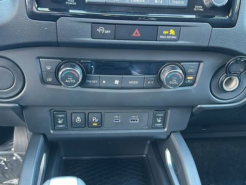 Used 2024 Nissan Frontier SV w/ SV Convenience Package image 25
