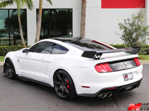 Used 2020 Ford Mustang Shelby GT500 w/ Carbon Fiber Track Pack image 23