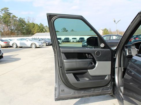 Used 2018 Land Rover Range Rover Supercharged image 33
