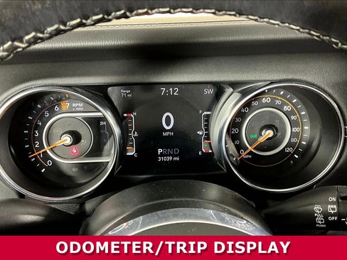 Used 2022 Jeep Wrangler Unlimited Sahara w/ Cold Weather Group AWD/4WD image 12