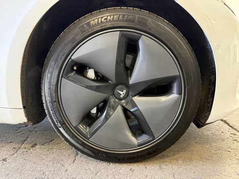 Used 2019 Tesla Model 3 Long Range image 28