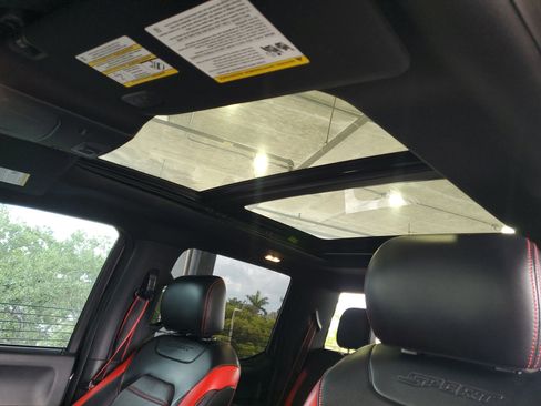 Used 2019 Ford F150 Lariat w/ Equipment Group 502A Luxury AWD/4WD image 21