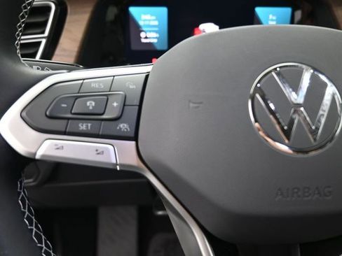 New 2026 Volkswagen Atlas SE FWD image 28