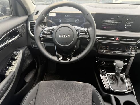 New 2026 Kia Seltos S FWD image 16